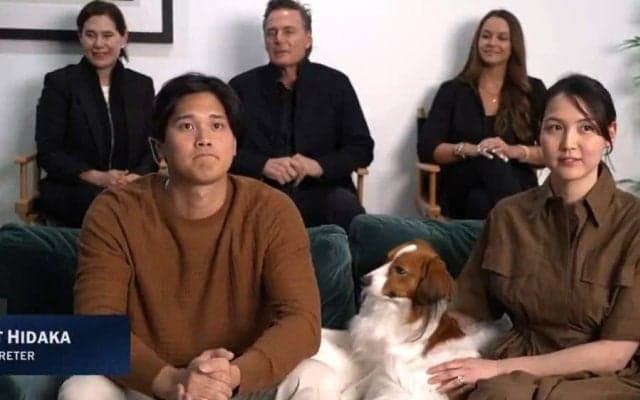 デコピンは「本当に行儀がいい」　大谷翔平は爆笑…MVP受賞会見でまさかの“大トリ”