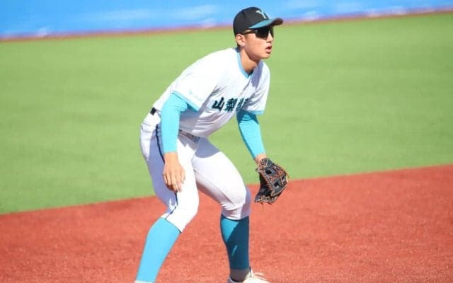 山梨学院の超二刀流・菰田が三塁デビューで好守備！打撃でも5打数2安打の活躍 【明治神宮大会】