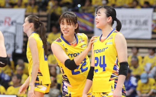 越谷章監督は「将来代表を背負える」と大きな期待 東レ滋賀の高卒ルーキーコンビ 花岡千聡＆結束美南が開幕からメキメキと成長中