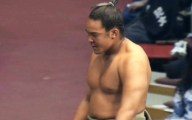 「ほぼ筋肉」「110キロなのに細い」三段目力士、超合金ボディに「あまりにもいい身体」驚き