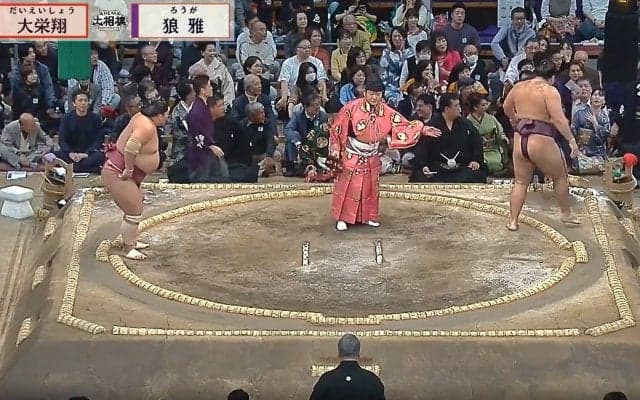 どこいった？ 呼出にハプニング、客席に消えた“懸賞金” 激しい攻防が生んだ“珍事”