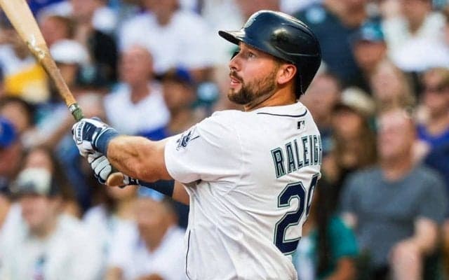 60HR“最強捕手”でも落選「MVPを奪われた」　マ軍ファンの燻る怒り「本当に許せない」