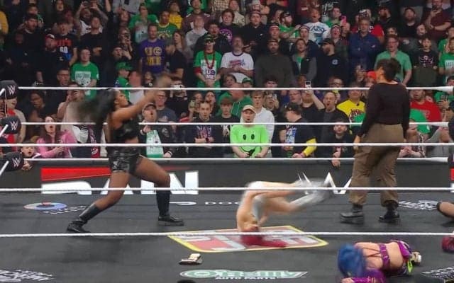 人気日本人女子レスラーが「ぐるん」一回転…183センチ新人女子の“破壊級ワンパン”で「デカい＝正義」を証明の一部始終