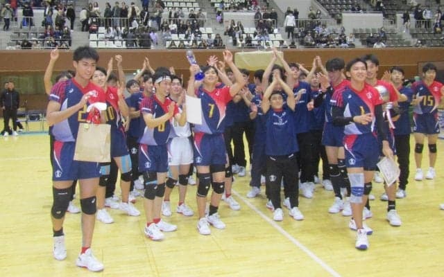 東山が洛南にストレート勝ち　2年生エース岩田怜緯が勝負どころで流れを奪う　京都大会男子／春高バレー