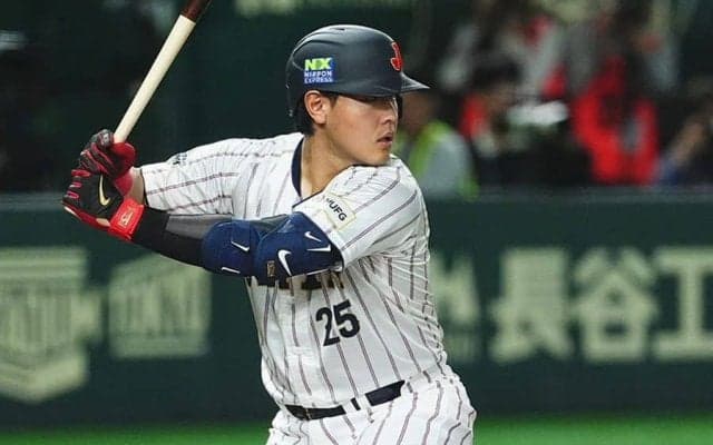 岡本和真は「村上より上」　“1打席交代”にざわつく米スカウト…リアルな評価