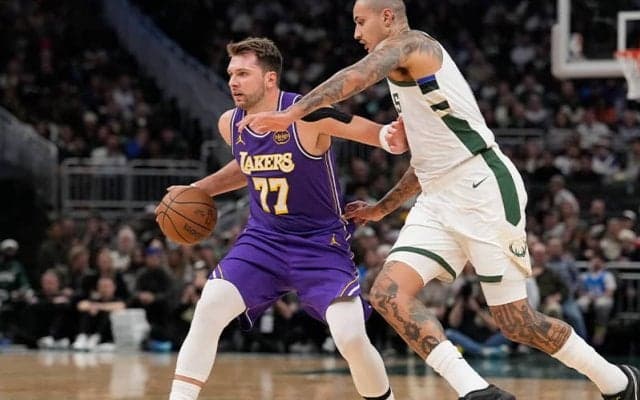 八村塁欠場のレイカーズがバックスに快勝…ドンチッチが41得点、敵地連戦を3勝2敗で終了