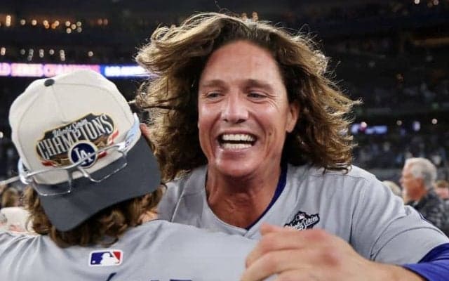 「頼む、ミギー」ド軍グラスノーが振り返るワールドシリーズ　ロハスの第7戦9回一死からの起死回生弾に何を思ったか