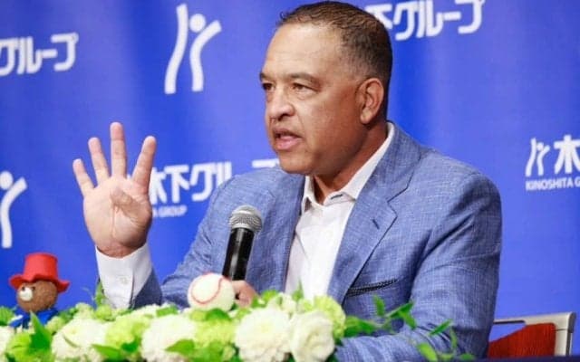 ロバーツ監督が来日、大谷MVPを祝福「誇りに思う」　メッセージのやりとり明かす「彼に送った」