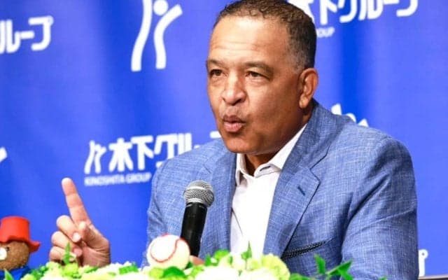 WS制覇から2週間…ロバーツ監督が訪れたまさかの場所　電撃来日に騒然「来てたの」