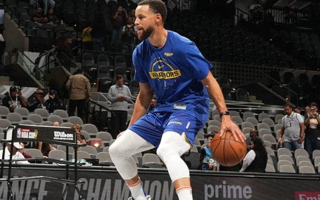 コービーに続きシャックとペニー…”スニーカーFA”カリー、粋なシューズ選びが話題