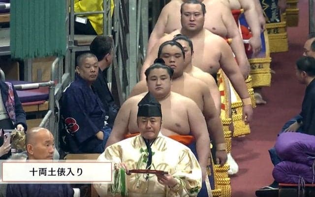 「これが噂の化粧まわし」有名社長、絶好調の力士に贈呈した渾身の作が話題「漢字“四文字”が素敵」