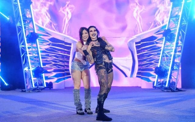 「めっちゃスムーズ」最恐美女レスラーの“美しすぎるスライディング”が大反響…まるでMJ？ 本人も自画自賛コメント