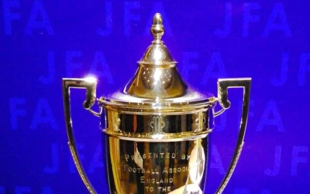 天皇杯はなぜ天皇杯なのか？(3)NHK放送で人気に！7つの優勝カップの裏にあった｢イングランドとの感動秘話｣