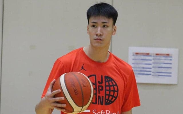 オンボールディフェンスで勝負に挑む高島紳司…初のA代表合宿でボーダーラインからアピール