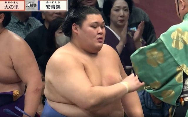 「私の月収何カ月分だ」結びの一番、懸賞金にファン衝撃 「量がスゴイ」「夢があるなぁ」