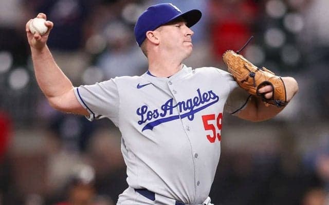 ド軍の元守護神がFAに…米報道　重かった「9.5億円」、TJ手術→来季開幕絶望的