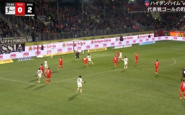 一体、何が…！？ 町野修斗が「エグすぎる」足先“ワンタッチ弾”→キーパーが崩れ落ちる「ガチ忍者やんw」「絶好調やな」