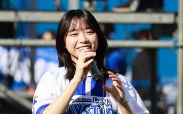 “ガチ勢”美女に悶絶「可愛すぎてえぐい」　黒髪ふわ…“魔球”に脱帽「大谷翔平ばり」