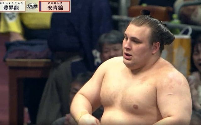 安青錦の付け人は“歓喜の涙” 豊昇龍の付け人は…カメラが捉えた“明暗”の様子に「これが勝負の世界か」「対照的すぎる」