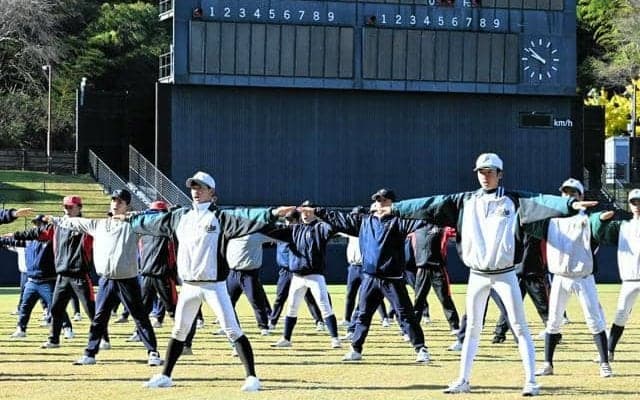 12校の高校野球部員が審判体験 徳島県高野連が初めて開催