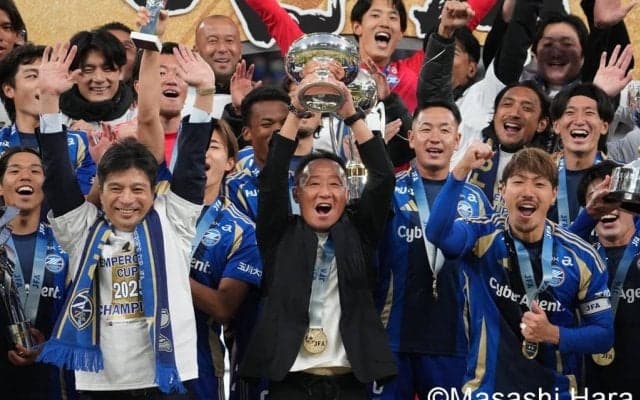 涙と歓喜の町田ゼルビア初戴冠！天皇杯決勝でクラブの進化を誇示する3ゴール！国立競技場で昌子源主将の涙と黒田剛監督のトロフィーアップ