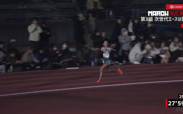 原監督も「あれ！？驚きですね！」青学1年生ランナーが箱根へ大アピール！“プチ故障”振り切る力走に大反響「一年でこれ！？」