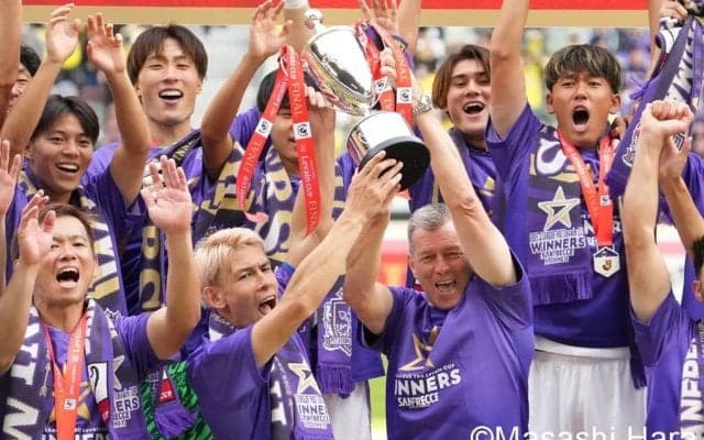 ｢ご時世的にどうなんだ(笑)｣J1広島のルヴァンカップ優勝記念スカジャンに思わぬ反応！｢熊がリアル過ぎる｣｢反骨過ぎる｣