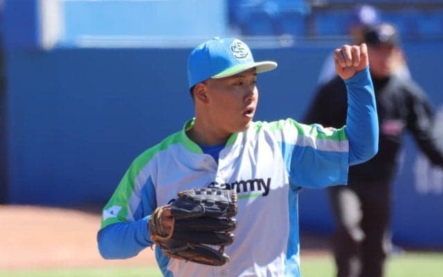 セ・リーグ新人王はヤクルト・荘司 宏太がセガサミー初の新人王！「来季は抑え投手を目指したい」