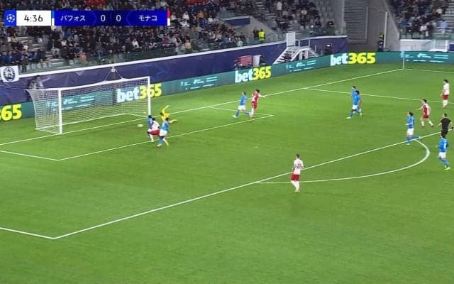 なんだこれ…！？ 南野拓実に「絶望しかない」華麗な“ダイレクトショット”→相手GKが動けなくなる「これは圧巻」「カッコ良すぎ」