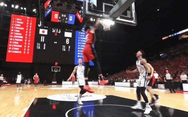 アリーナ大熱狂！富永啓生→渡邊雄太で“ワールドクラスのアリウープ”「痺れたねぇ」「飯３杯いける」NBA挑戦組の神連携【バスケ日本代表】