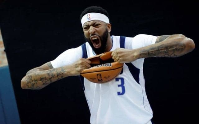 アンソニー・デイビスがレイカーズ戦で復帰へ…移籍後初となる“古巣凱旋”も実現