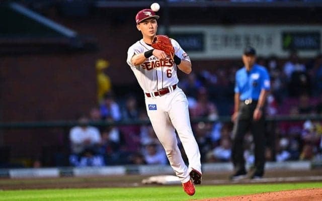 楽天・村林が見据えた目標「ショートでも」　10年目で初受賞…成長遂げた万能野手