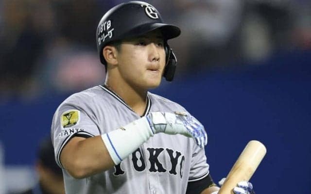 「ジャイアンツの希望の光」　巨人19歳右のロマン砲、異国での豪快アーチにネット騒然「鈴木誠也にしか見えん」