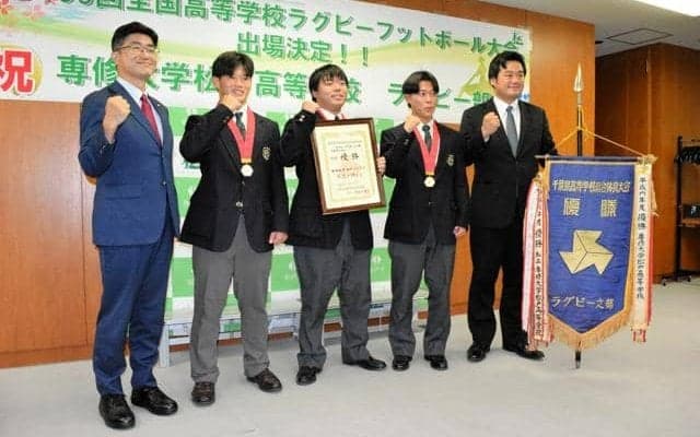 千葉の専大松戸高校、31年ぶり「花園」へ　ラグビー部が市長を表敬