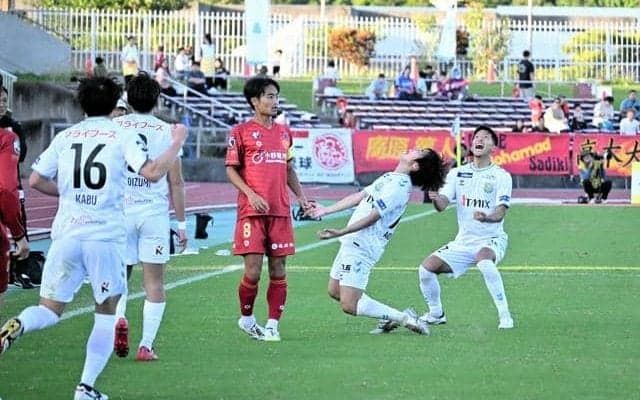 クラブ創設20年目に悲願のJ2昇格　永田選手のゴールで引き分け