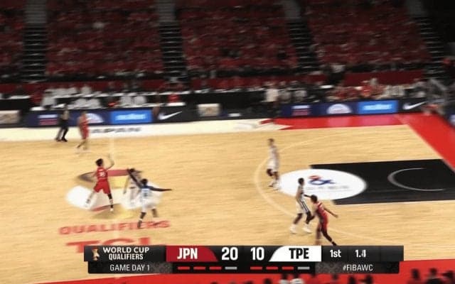 「スッゴイ！マジデ！」バスケ日本代表の“奇跡のブザービーター”に大興奮！英語実況が日本語で絶叫「かわいいw」「日本語リアクション堪能で笑った」