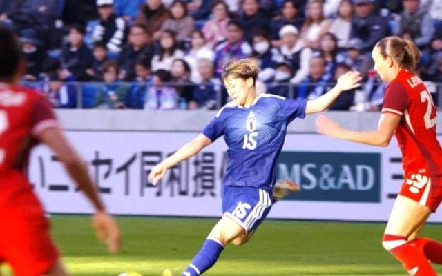 上田綺世かよ！なでしこジャパンFWの“弾丸パワーシュート”にネット騒然「男性並み」「さすが別格やな」スタジアムもどよめき