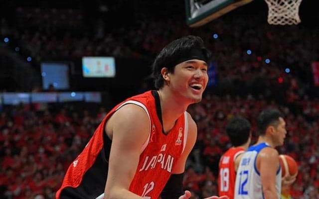 日本代表・渡邊雄太、敵将からの“ダーティー”評は「褒め言葉」…枯れた声で語った覚悟と手応え