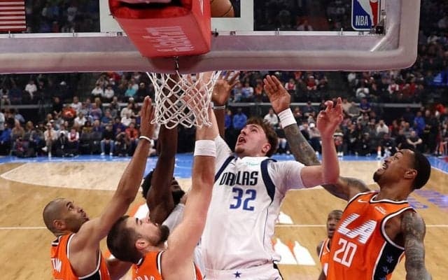 1試合11アシストに35得点…マブスの新人クーパー・フラッグがNBA史上最年少記録を樹立