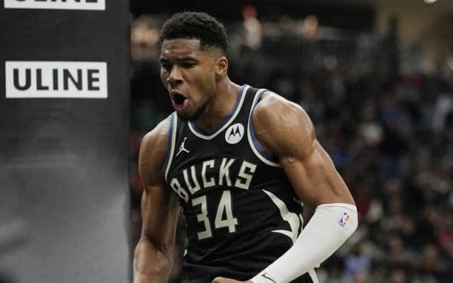 ヤニス・アデトクンボがシーズン通算2万1000得点…NBA史上6番目の若さで達成