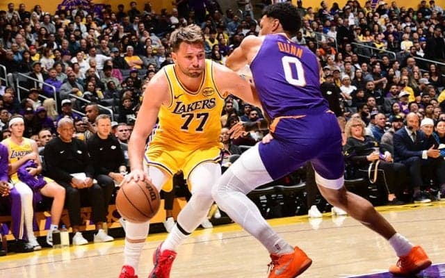 レイカーズがサンズに完敗、連勝「7」でストップ…FG試投1本の八村塁は無得点