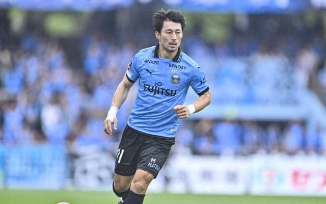 J1川崎の天才MF家長昭博がぶらり商店街｢AKI散歩｣実施！自らチラシ配りに挑戦するも｢誰か目を合わせてください｣と悪戦苦闘!? 最後には｢少年---！｣とオチ…