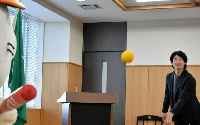 トヨタ自動車からヤクルト入団の増居翔太選手、古里の彦根で意気込み