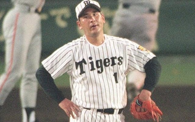 投げた携帯が中谷の目に「あっ…」　“首踏み事件”で悪役に…今語る懺悔と真相