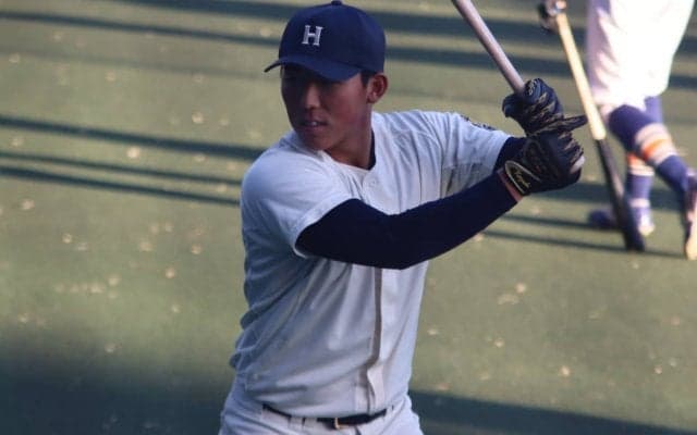 法大のスーパー1年生捕手が持ち味の強打を披露！この秋は3本塁打、打率.364、OPS1.046と規格外の成績を残す【大学強化合宿】