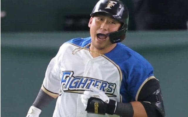 「メンバーがエモすぎて涙出た」今季引退の中田翔さん囲む、お疲れ様会の日ハム豪華メンバーにファン感涙「このメンバーでもう1度ファイターズが優勝するのを見たかった」