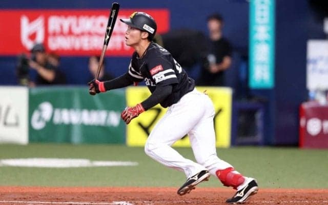 鷹に眠る“逸材”が「近藤みたい」　華麗な内角捌き…異国で放った豪快弾「マジでロマン」