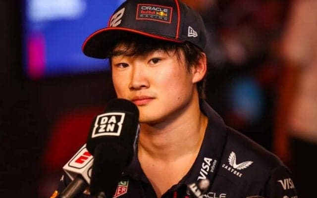 “ボロボロ”になったマシンで見せた魂のQ3進出　逆転優勝に迫ったフェルスタッペンが「感謝しかない」と絶賛した角田裕毅の自己犠牲