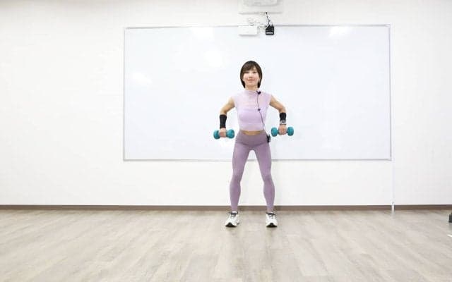 全身を一気に追い込む！ダンベル8分地獄メニュー