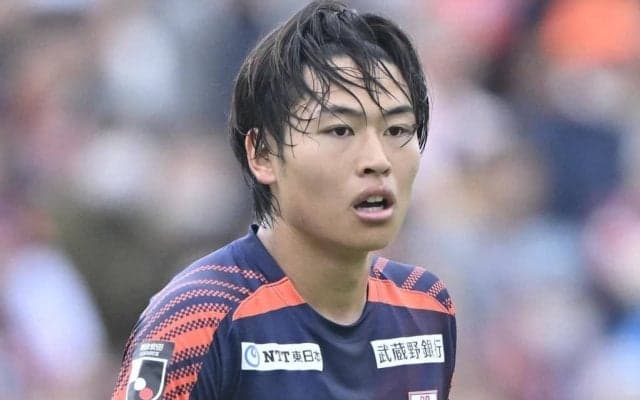 ｢自分を抑えて味方を称える姿、立派です｣フクアリの“悲劇”試合終了直後の大宮20歳CB市原吏音のピッチ上での“振る舞い”に称賛！｢将来の日本代表のキャプテンに｣｢まだ20歳でこの振る舞いができる凄さ｣